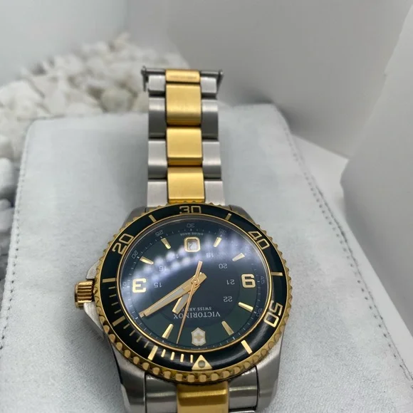 Watch Maverick 43mm Watch, Green Dial - Picture 10 of 11